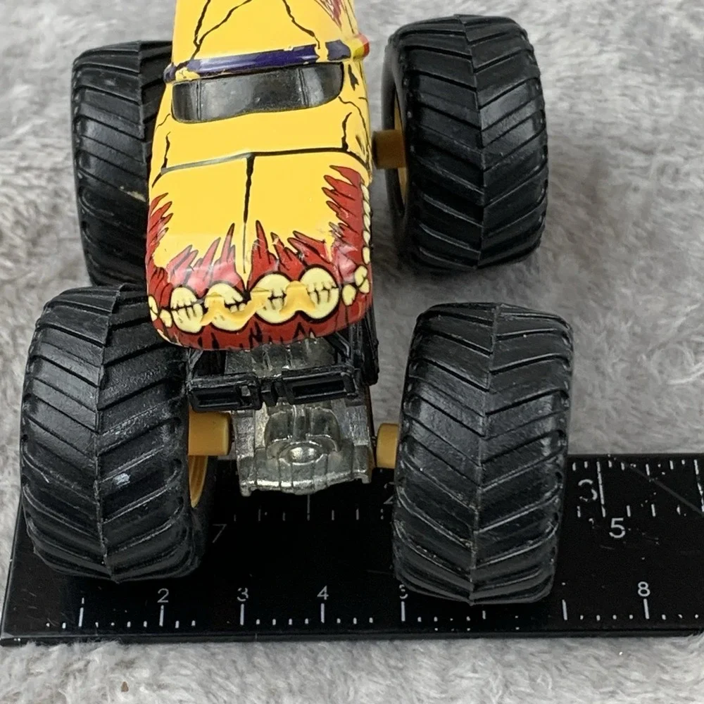 Hot Wheels Monster Trucks lot of 2 Trucks 1:64 Zombie & Wild Thang Preowned